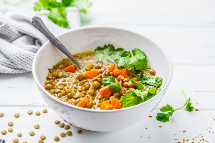 Sopa de lentilha (Imagem: Nina Firsova | Shutterstock)