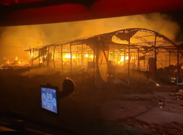 Mais de mil litros de água foram utilizados para conter as chamas do incêndio registrado em uma fábrica de coco, no município de Paraipaba 