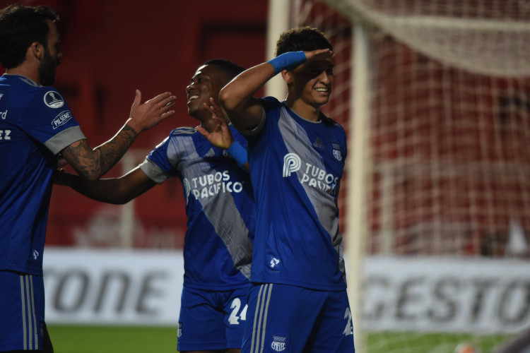 Atacante Facunco Barceló comemora gol no jogo Union Santa Fe x Emelec, pela Copa Sul-Americana 2020