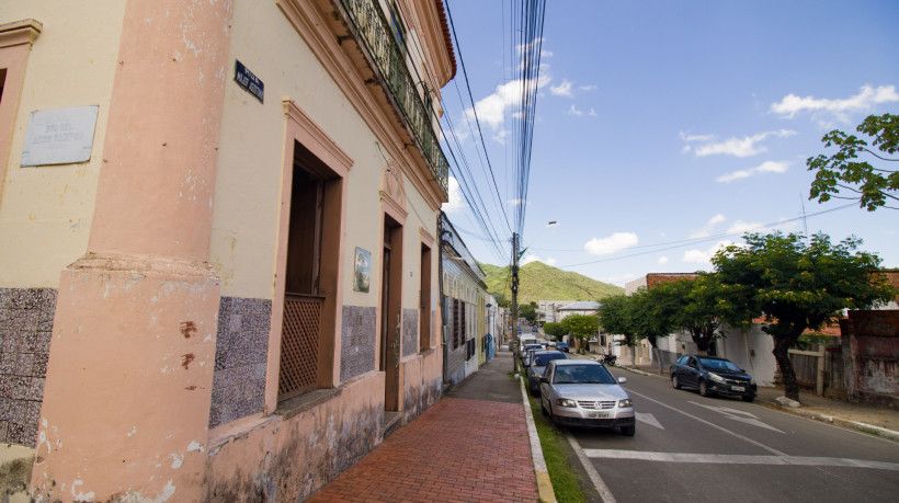 FORTALEZA, CEARÁ, BRASIL, 09-01-2024: Biblioteca Pública Municipal Capistrano de Abreu na rua Major Agostinho, Maranguape, foto para o anuário do ceará. (Foto: Samuel Setubal)