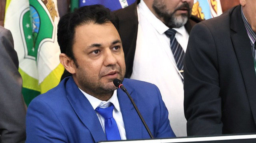 Vereador PPCell é alvo de representação de Adail Júnior, que pede expulsão do correligionário