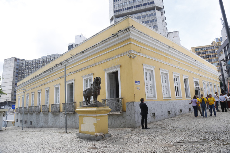 Sarto e a Academia Cearense de Letras assinam ordem de serviço para construção de praça
