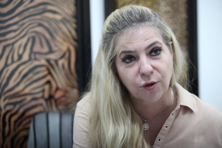 FORTALEZA, CEARÁ, BRASIL, 12.01.2024: Luizianne Lins, deputada federal e ex-prefeita é entrevistada na rádio O POVO CBN.
