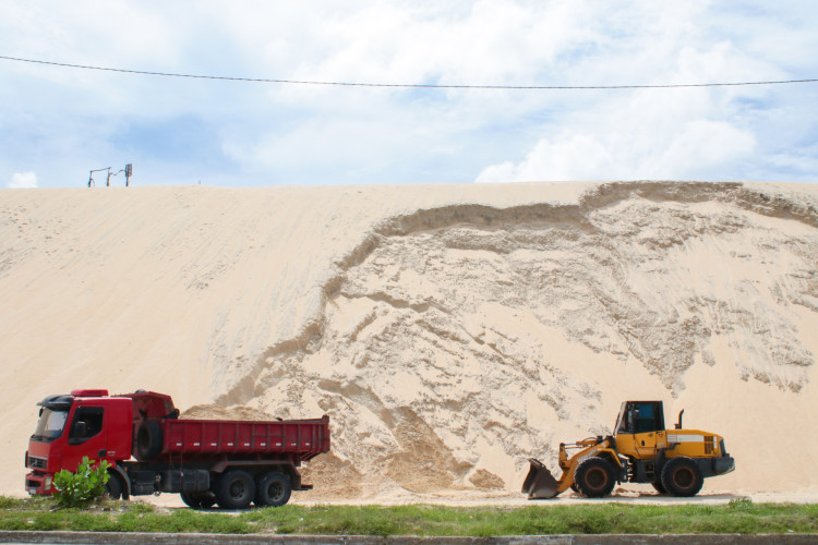 Caso tem sido acompanhado pelo Ministério Público do Estado do Ceará, que requer a interrupção da remoção de areia e adoção de medidas de educação ambiental