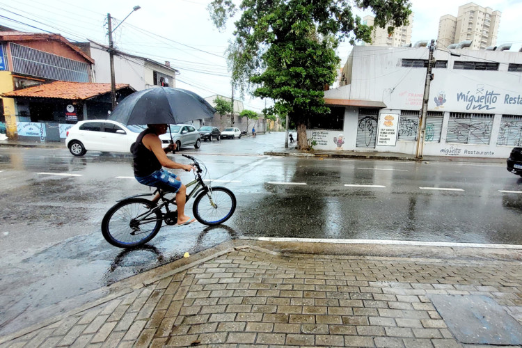 Neste sábado, Fortaleza também registrou chuvas durante a tarde