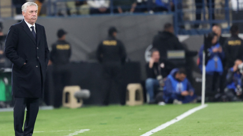 Técnico Carlo Ancelotti no jogo Real Madrid x Atlético de Madrid pela semifinal da Supercopa da Espanha