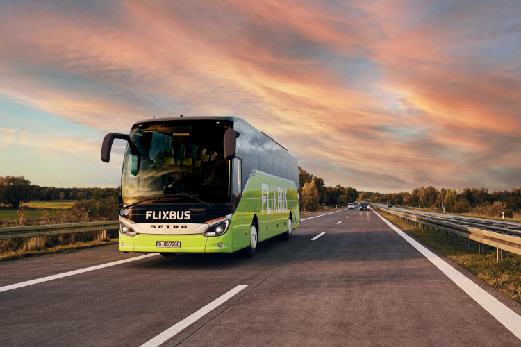  FlixBus chegou ao Brasil em 2021 e tem transformado a maneira como as pessoas viajam de ônibus no País   