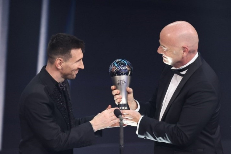 Messi foi premiado como o melhor jogador da temporada 2022/2023 pela Fifa