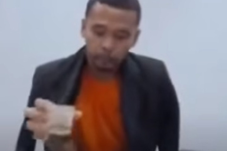 Juíza é homenageada pela Ordem dos Advogados do Brasil após oferecer café e casaco para réu em audiência