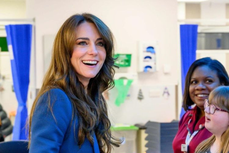 Kate Middleton, princesa de Gales, passou por cirurgia abdominal