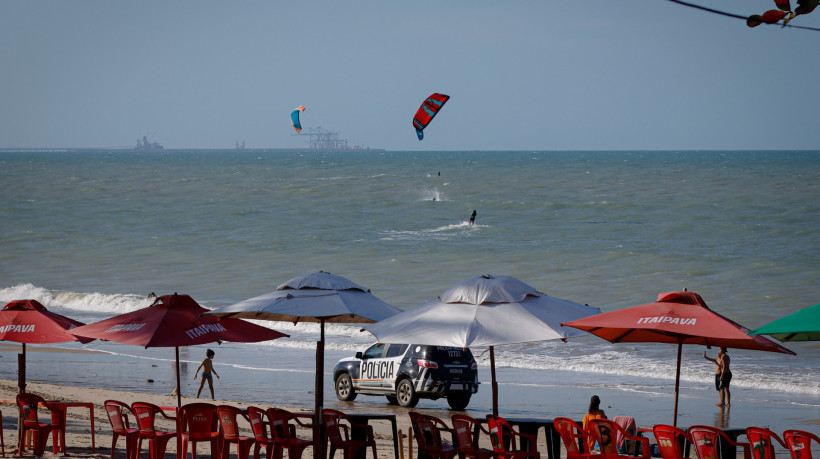 A Polícia Militar do Ceará (PMCE) atendeu ocorrência de um homicídio na Praia do Cumbuco