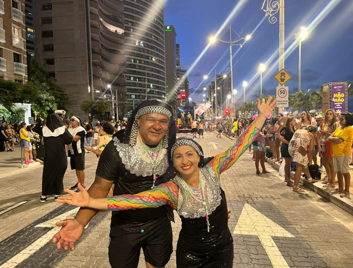 Público curte Pré-Carnaval da Praia de Iracema, em Fortaleza, neste sábado, 20