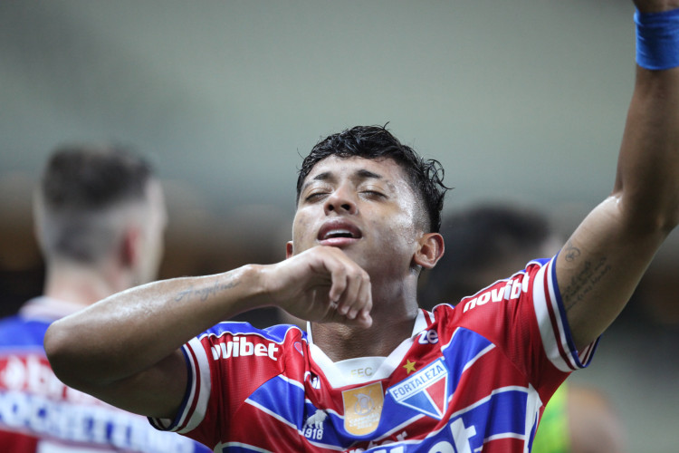 FORTALEZA, CEARÁ, BRASIL, 20.01.2024: Kervin Andrade, jogador do Fortaleza comemora gol no Jogo pelo campeonato cearense de futebol, Fortaleza vs Horizonte, arena Castelão.
