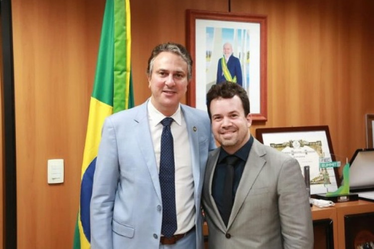 Guilherme Saraiva terá apoio dos líderes que governismo estadual, como o do governador Elmano de Freitas, do ministro Camilo Santana e do deputado federal José Guimarães, todos do PT