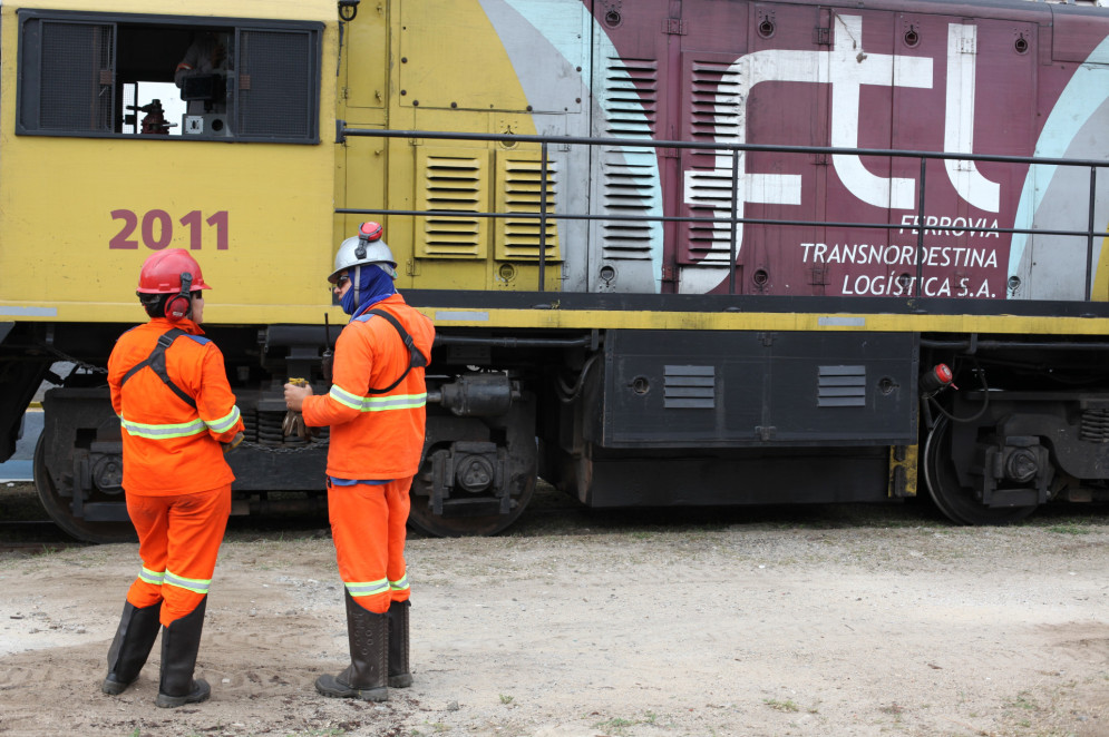 Ordem de serviço para construção dos lotes 4 e 5 da ferrovia Transnordestina no Ceará foi assinada neste ano(Foto: FÁBIO LIMA)