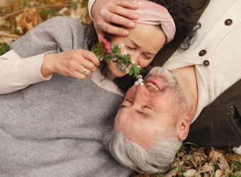  Interação: A sociabilidade é uma dádiva. Sentir-se amado e apoiado pelos outros é um dos segredos da longevidade.
