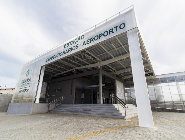 Na foto, plataforma do VLT Montese. Cadastro para se rum spotter e fotografar na Esta&ccedil;&atilde;o Expedicion&aacute;rios pe gratuito