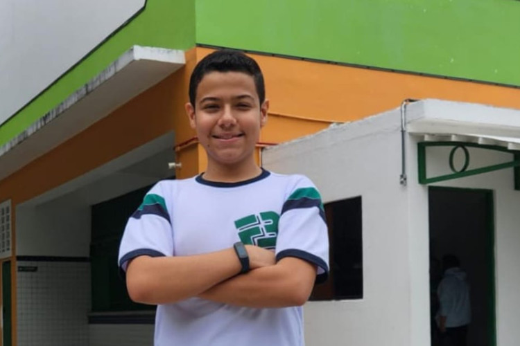 Alexandre tirou nota máxima na redação da Uece. Aos 13 anos, ele á foi aprovado três vezes em vestibulares