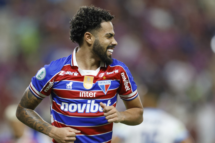 Calebe comemora gol no jogo Fortaleza x Iguatu, no Castelão, pelo Campeonato Cearense 2024