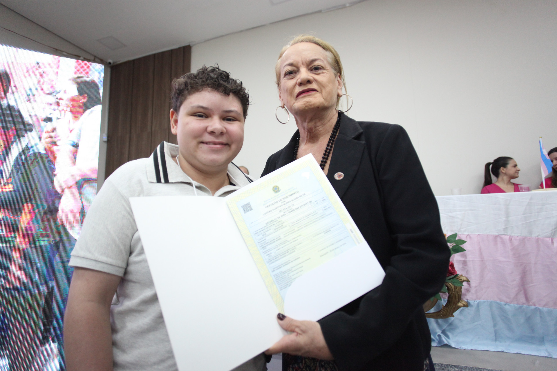 CAUCAIA, CEARÁ, BRASIL, 31.01.2024: Cerimônia de entrega das certidões de nascimento retificadas de 46 pessoas trans e travestis