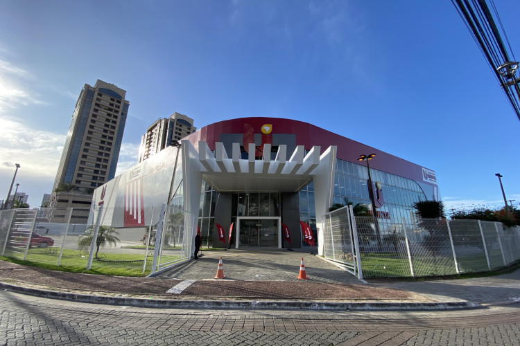 A Faculdade Uninta Fortaleza oferta o contato com o inglês do primeiro semestre até o final do curso