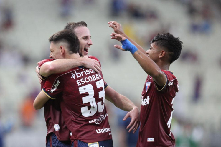 Pochettino comemora gol no jogo Fortaleza x América-RN, no Castelão, pela Copa do Nordeste 2024