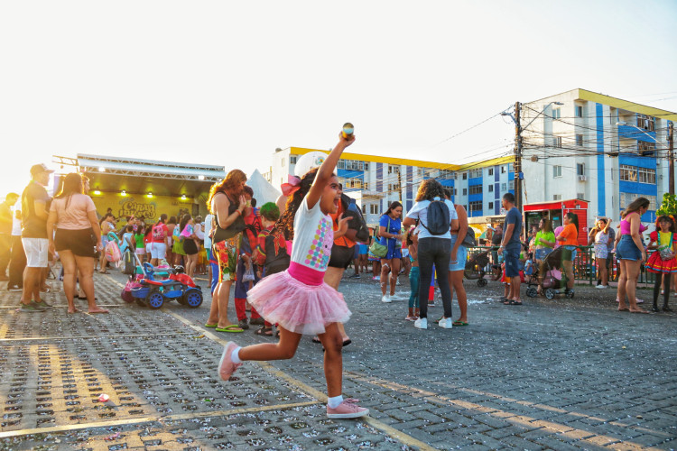 Pré-Carnaval no Parque Rachel de Queiroz foi voltado à criançada