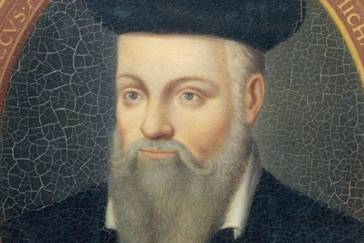 O astrólogo francês Nostradamus suspostamente previu a expulsão de um rei em 2024