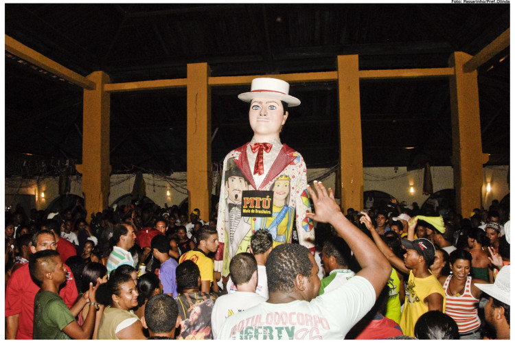 Um dos homenageados no Encontro de Bonecos Gigantes de Olinda é o criador do boneco e personagem Menino da tarde, Silvio Botelho