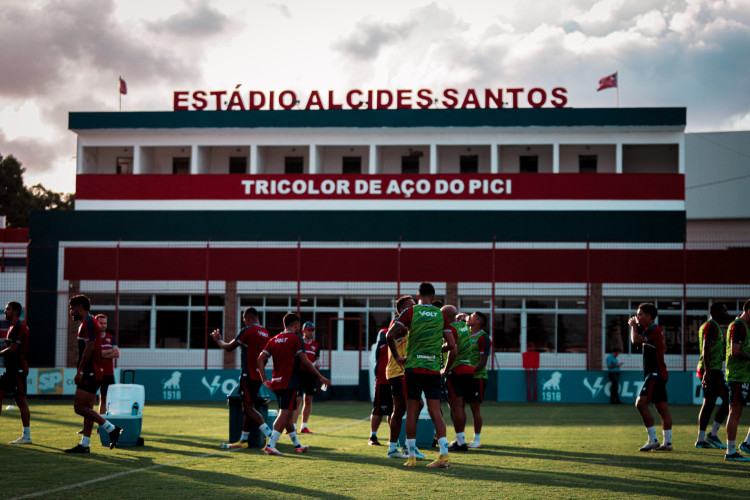 Jogadores em treino do Fortaleza no Centro de Excelência Alcides Santos, no Pici
