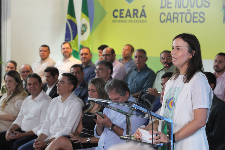 FORTALEZA, CEARÁ, BRASIL,07.02.2024:Lia de Freitas, primeira dama do estado . Governo do Estado realiza entrega de cartões Ceará Sem Fome às prefeituras.