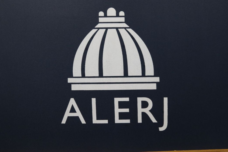 Alerj suspende afastamento da deputada Lucinha