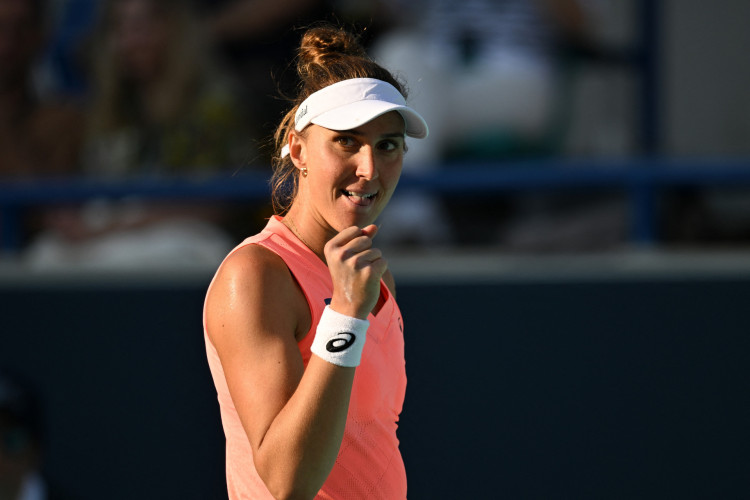 Tenista brasileira Bia Haddad em jogo da semifinal do Mubadala Abu Dhabi Open, nos Emirados Árabes