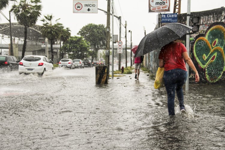 Foto de apoio ilustrativo: chuvas são causadas por zonas de instabilidade vindas do oceano