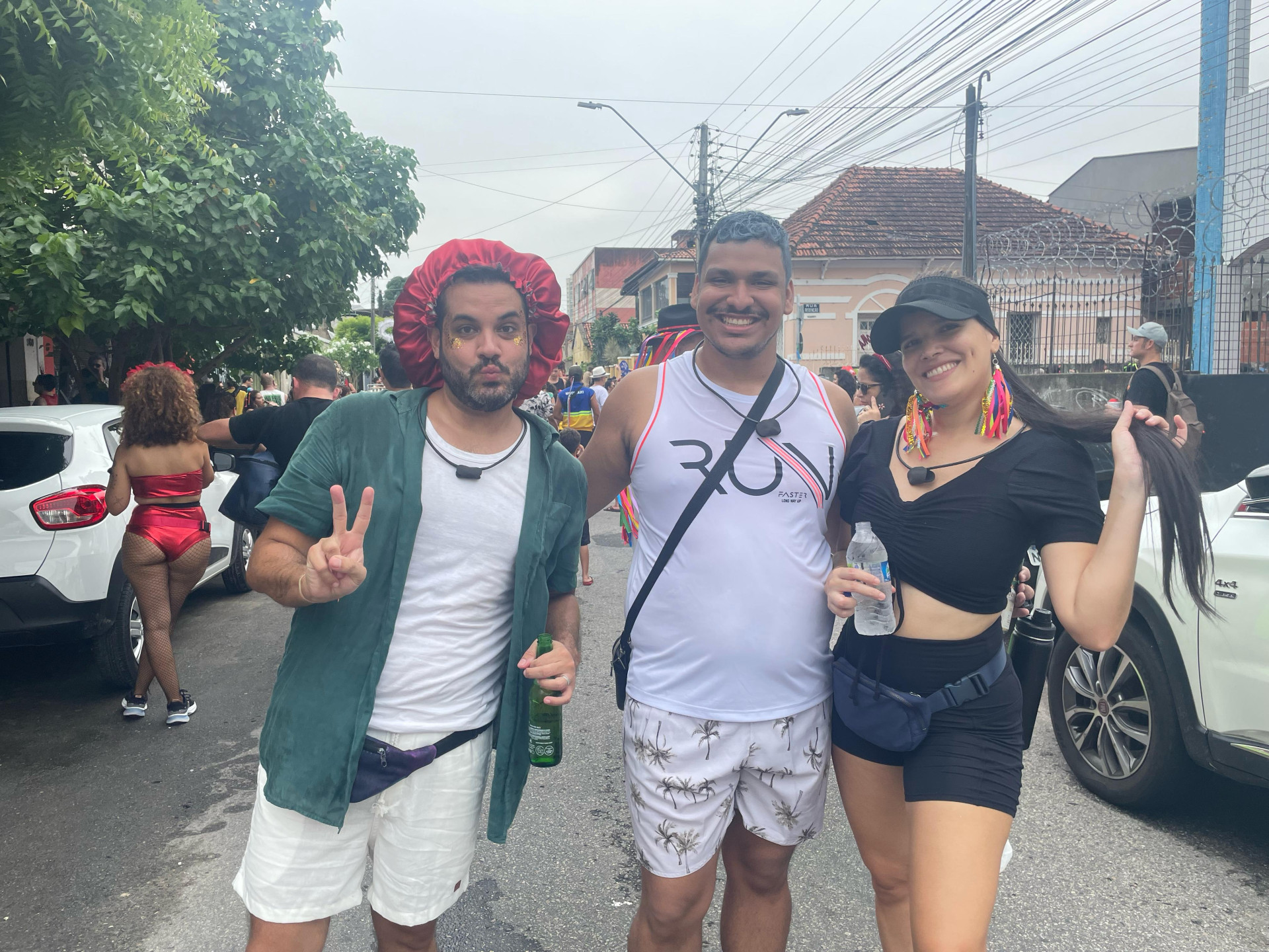 A contadora Emanuele Damasceno, 35, disse que torcem pelos personagens no reality show