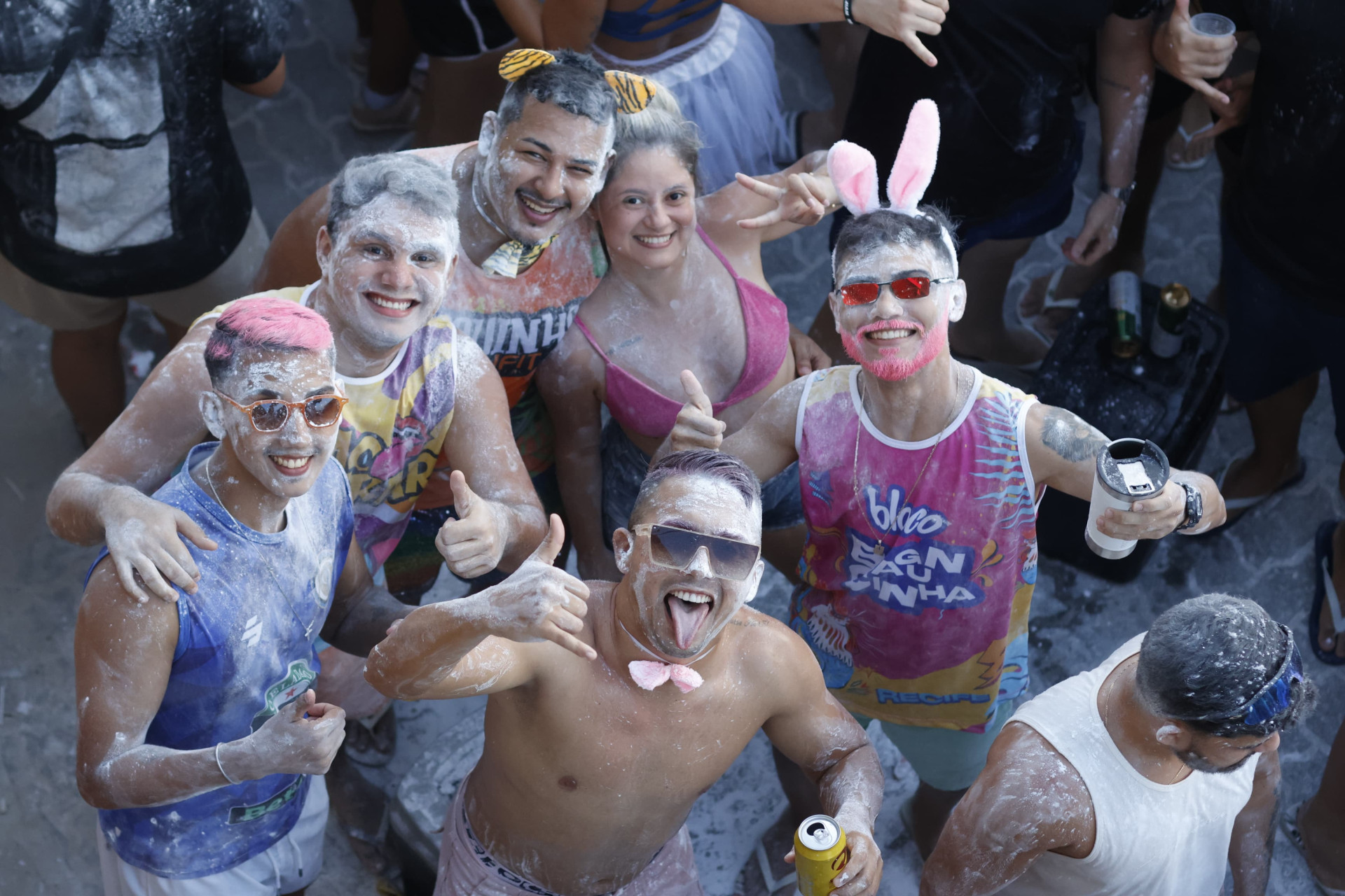 Penúltimo dia de folia agita Carnaval em Paracuru com direito ao famoso mela-mela 