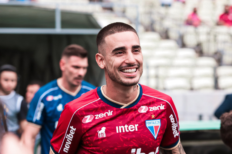 Atacante Thiago Galhardo no jogo Fortaleza x América-RN, no Castelão, pela Copa do Nordeste 2024