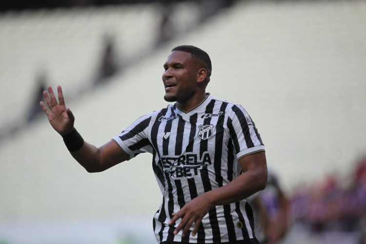 Matheus Felipe marcou o gol que abriu o placar no primeiro Clássico-Rei de 2024