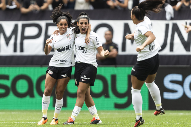 Duda Sampaio marcou o gol da vitória do Corinthians sobre o Cruzeiro, por 1 a 0, na final da Supercopa do Brasil feminina