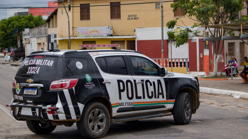 Imagem de apoio ilustrativo. A dupla foi autuada por porte ilegal de arma de fogo e tráfico de drogas