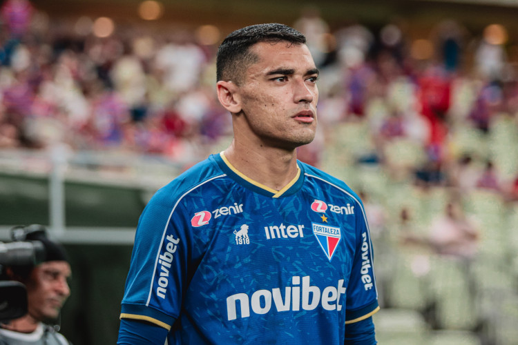 Goleiro Santos no jogo Fortaleza x River-PI, no Castelão, pela Copa do Nordeste 2024