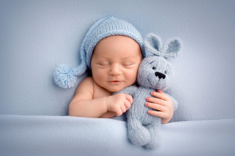 É possível garantir noites tranquilas para o bebê e para toda a família (Imagem: Yulia Sribna | Shutterstock) - Portal EdiCase
