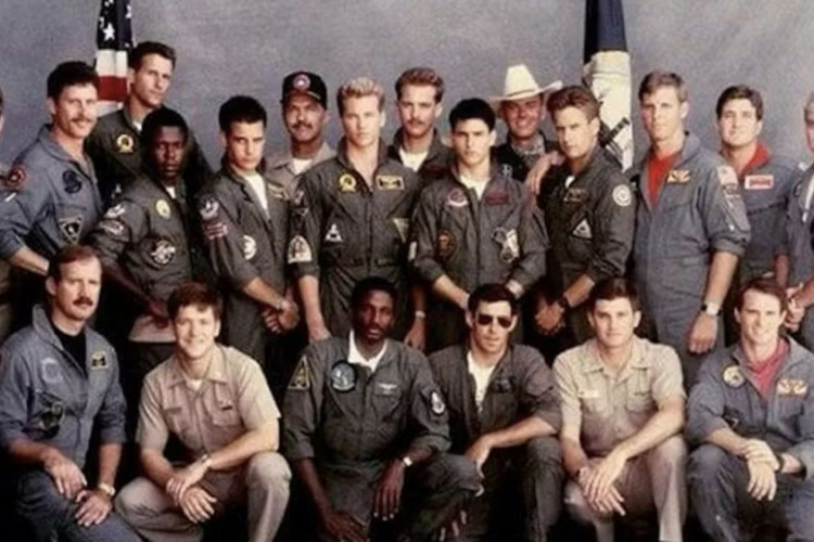 Filme Top Gun foi lançado em 1986 e sua continuação Top Gun: Maverick aconteceu em 2022 faturando US$ 1.5 bilhão em bilheteria mundial 