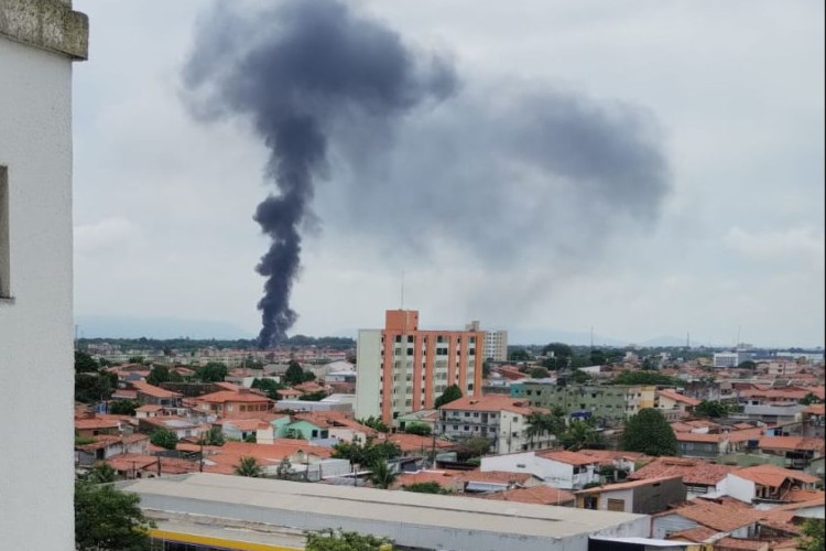 Fumaça está sendo projetada para o alto