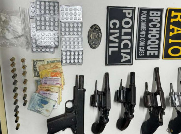 Operação conjunta em Iguatu apreendeu drogas, arma e dinheiro 