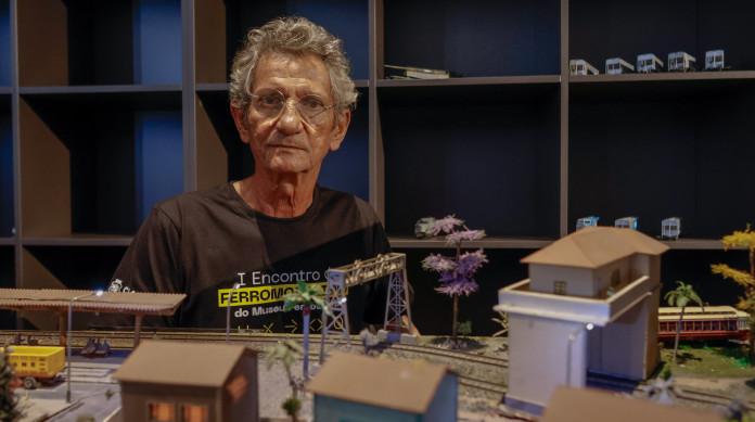 Antônio Simão, o "cara do trem" e ferromodelista na exposição