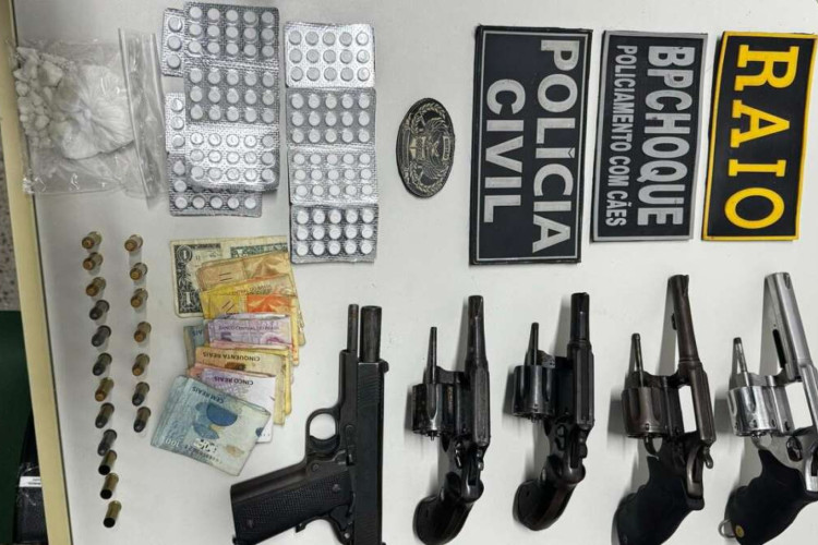 Operação conjunta em Iguatu apreendeu drogas, arma e dinheiro