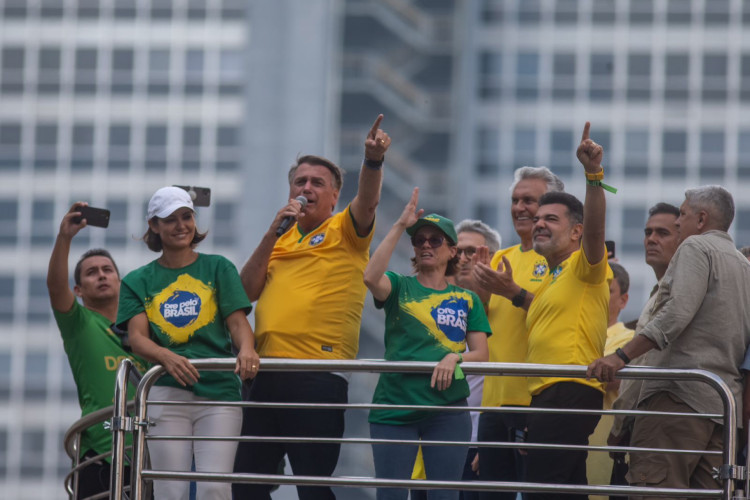 Ex-presidente Jair Bolsonaro (PL) em discurso durante ato na Avenida Paulista, em São Paulo