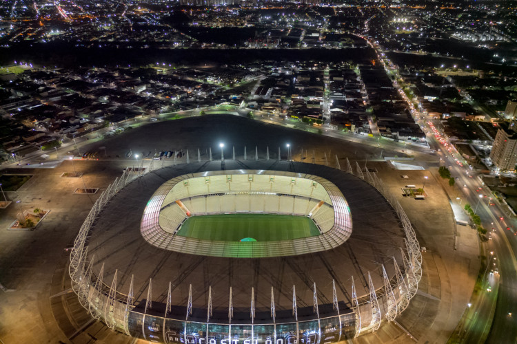 FORTALEZA-CE, BRASIL, 10-11-2023: Arena Castelão comemora 50 anos, Governador Elmano de Freitas inaugura nova iluminação e telões. (Foto: Aurelio Alves/O Povo)