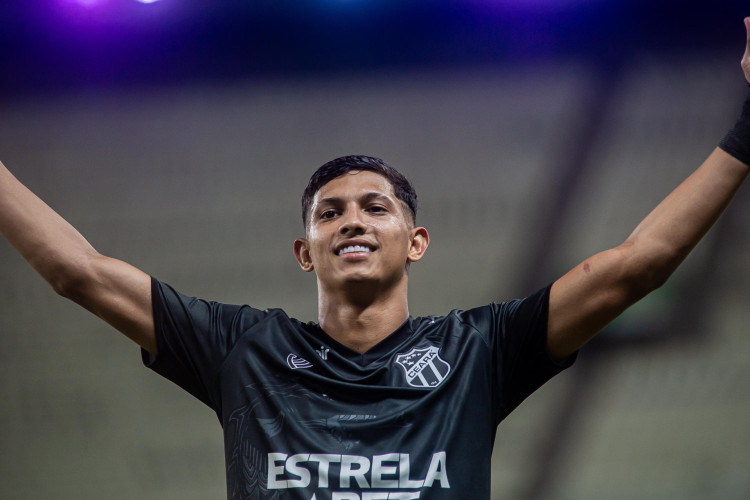 Erick Pulga comemora gol no jogo Ceará x ABC, no Castelão, pela Copa do Nordeste 2024